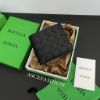 圖片 Bottega Veneta 經典編織黑色皮革中格紋八卡短夾