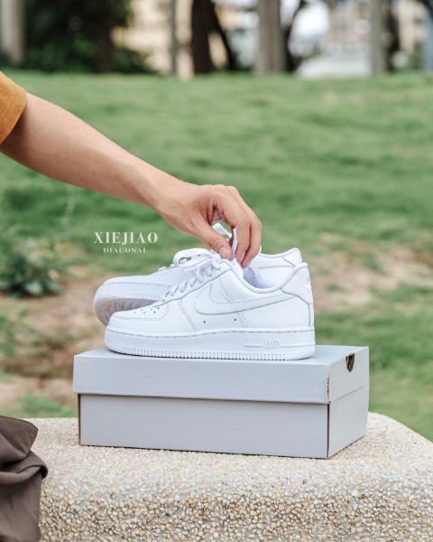 圖片 鞋教 Nike Air Force 1'07 "Triple White" 全白 鐵牌 經典 男款 CW2288-111