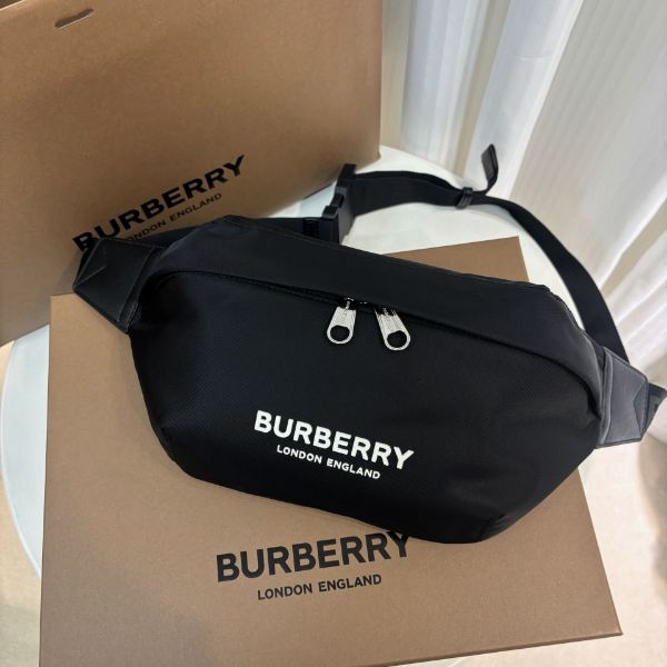 圖片 Burberry Sonny尼龍款字母腰包