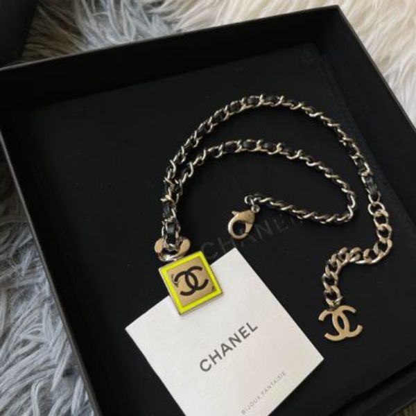 圖片 Chanel 21b黑銀編織方塊鏡面choker