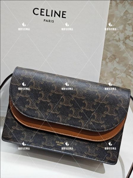 圖片 CELINE 經典老花 TRIOMPHE 凱旋門 STRAP WOC 斜背包 信封包