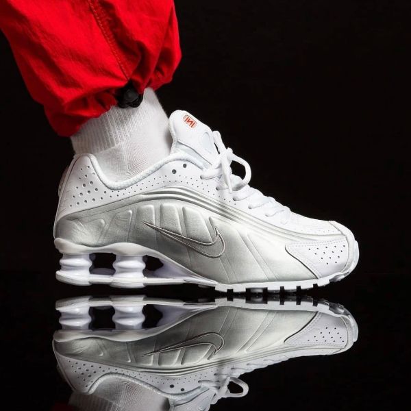 Nike Shox R4 Wmns White Silver AR3565101