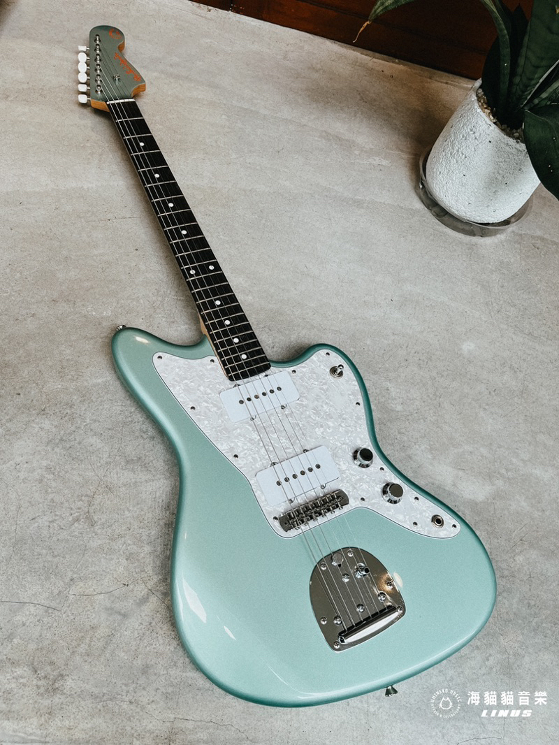 ギター Psychederhythm Psychomaster Surf Green Surf Green MetallicのPsychomaster」3本目が完成