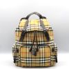 圖片 Burberry 80067241 The Rucksack 格紋皮革中型後背包﻿【促銷品】