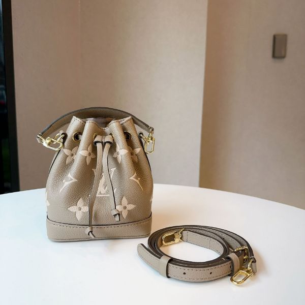 圖片 Louis Vuitton 大象灰水桶包