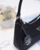 圖片 Prada 2005 皮革提拔腋下包(預購)