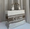 圖片 2025新年價格CELINE棕色帆布包(把握時間!)
