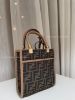 圖片 FENDI 經典老花琴譜包