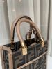 圖片 FENDI 經典老花琴譜包