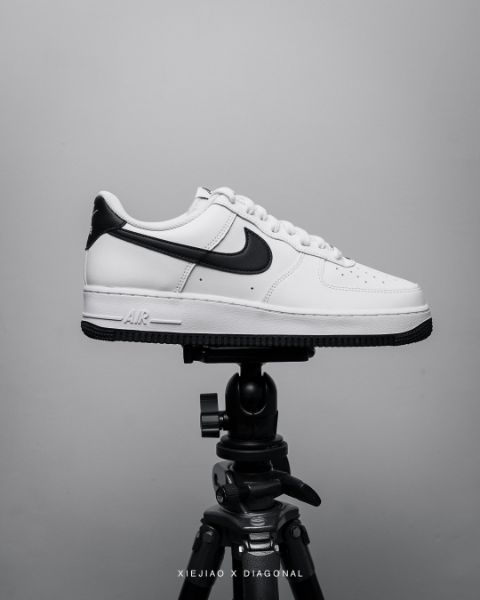 圖片 鞋教 Nike Air Force 1'07 Low " White Black" 白黑 皮革 男款 FQ4296-101