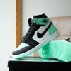 圖片 鞋教 Nike Air Jordan 1 Retro High OG GS "Green Glow" 黑薄荷綠 湖水綠 女款 FD1437-130