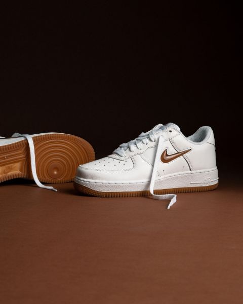 圖片 鞋教 Nike Air Force 1'07 Low Retro "Color of the Month Jewel Bronze Gum" 白卡其 果凍勾 FN5924-103