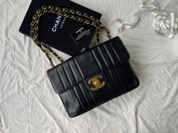 圖片 🇯🇵 Chanel Vintage回途 ✨氛選品現貨 影片實錄/羊皮豎紋Jumbo30cm貝嫂包/