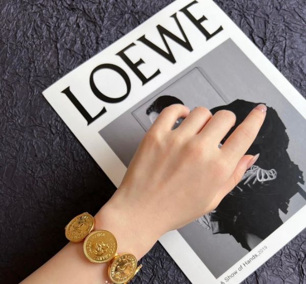 圖片 🇯🇵Chanel Vintage回途 ✨金幣多元素手環- 在台現貨不必等