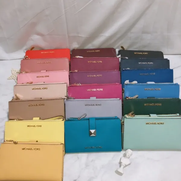 圖片 Michael Kors｜MK 手掛帶 多功能中長夾