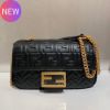 圖片 Fendi 8BR793 Baguette FF 立體浮雕小羊皮貝貴包 黑色配金鏈《當季專櫃正售★全新商品 》