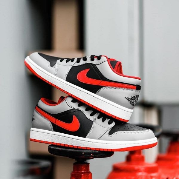 圖片 鞋教 Nike Air Jordan 1 Low "Black Light Smoke Grey Gym Red" 煙灰 紅勾 黑灰紅 553558-060