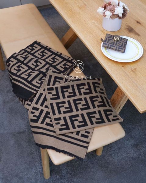 圖片 Fendi  正FF滿版雙面圍巾