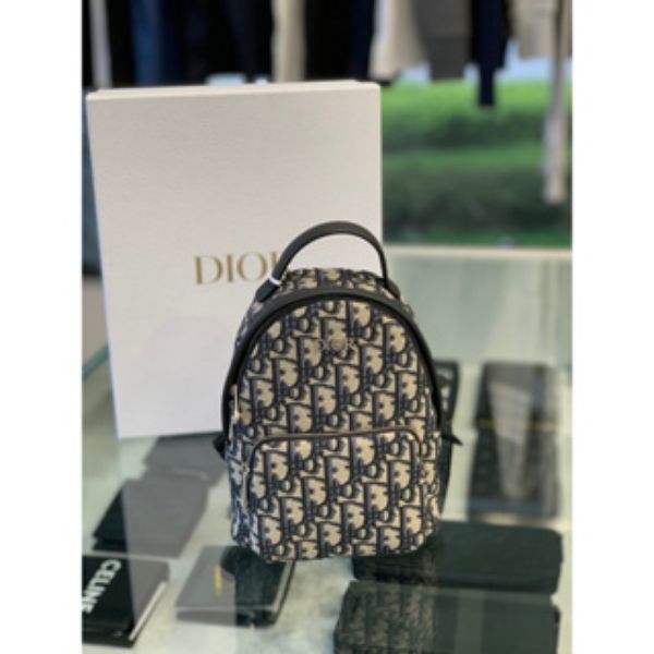 圖片 Dior 經典 卡其搭配深藍刺繡 滿版老花設計 迷你 小後背包