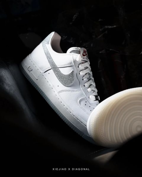 圖片 鞋教 Nike W Air Force 1 '07 Low LX "Grey Bling" 白灰銀 滿天星 女款 HQ3461-191