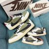 圖片 【Luxury】Travis Scott x Nike AJ1 Low 反轉橄欖綠8.0黑勾倒勾男女款大童中DO5441