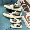 圖片 【Luxury】Travis Scott x Nike AJ1 Low 反轉橄欖綠8.0黑勾倒勾男女款大童中DO5441