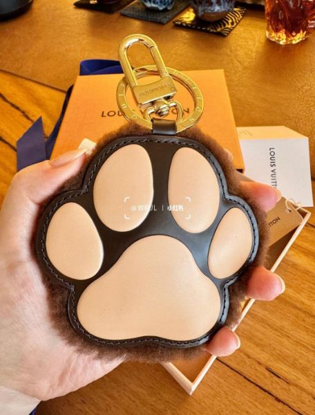 圖片 LV M02292 LV Paw Bag Charm 可愛狗爪吊飾