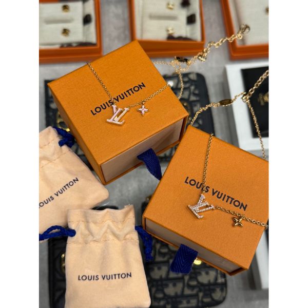 圖片 Louis Vuitton LV 經典字母Logo 粉色鍅瑯 全鑽 設計 女生 女款 項鍊