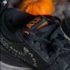 NICEDAY 代購 Nike Book 1 Halloween 萬聖節 黑 螢光 反光 皮革 FJ4249-003