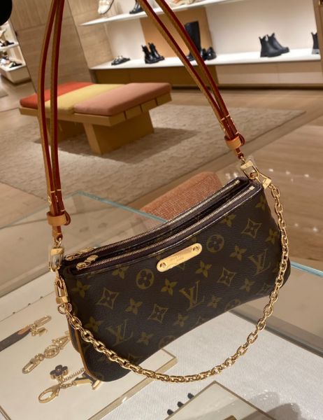 圖片 LV M83008 Liv Pochette 新款麻將包