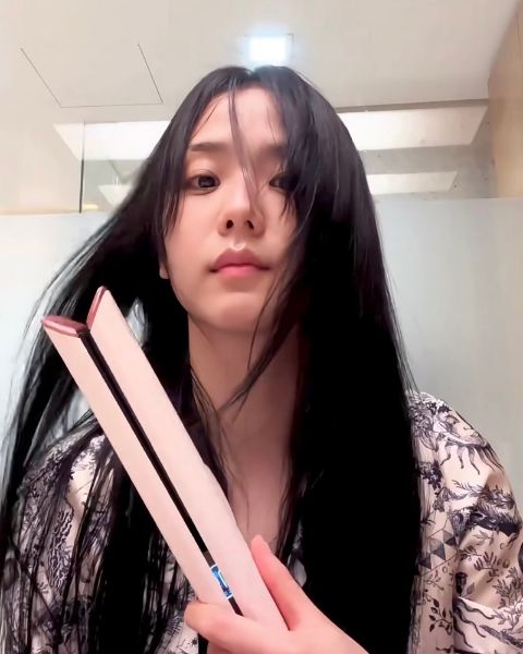 圖片 <JISOO同款> DYSON AIRSTARIT 二合一 直髮吹風機 櫻花粉