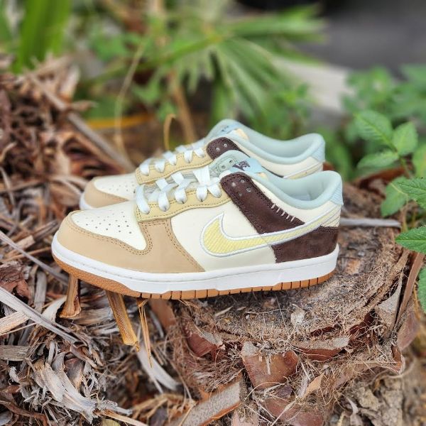 圖片 鞋教 Nike Dunk Low GS "Coconut Stitch" 椰奶咖棕 燈心絨 大童 HQ3474-171