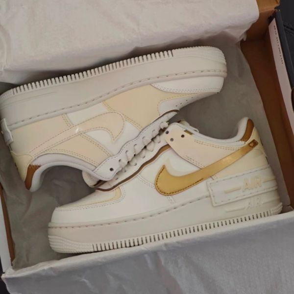 圖片 鞋教 Nike W Air Force 1 Low Shadow "Sail Coconut Milk Metallic Gold " 金箔奶茶 雙勾 DZ1847-108