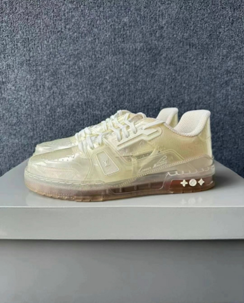 圖片 LV trainer 透明徽標