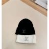 圖片 Louis Vuitton LV 刺繡小logo設計 黑色 白色 毛帽