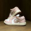 圖片 鞋教 Nike W Air Jordan 1 Low "Pink Oxford" 草莓奶昔 仿舊奶油底 DC0774-162