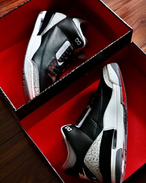 Nike Air Jordan 3 OG "Black Cement"