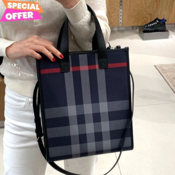 圖片 Burberry 80840591 男款 Book Tote 藍色格紋帆布皮飾托特包 附可拆長肩帶