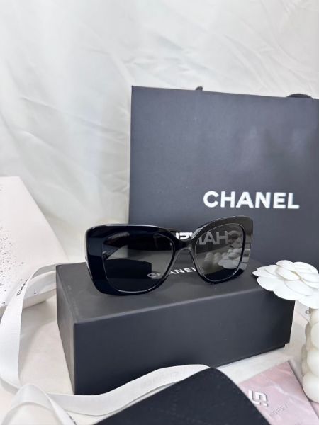 圖片 CHANEL 方形墨鏡 字樣LOGO