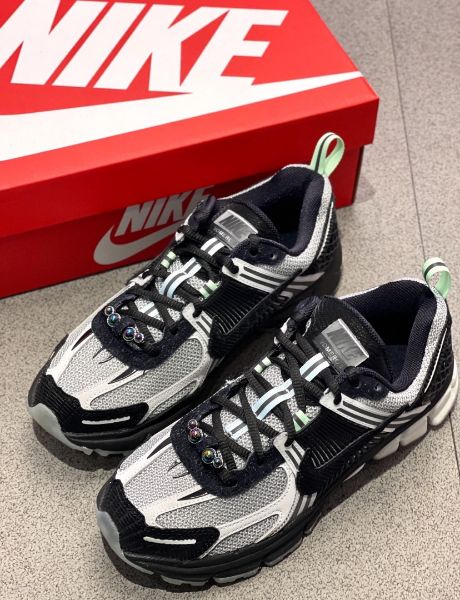 圖片 鞋教 Nike Zoom Vomero 5 (GS) "Spider" 黑蜘蛛 萬聖節 麂皮反光 大童 HQ3477-001