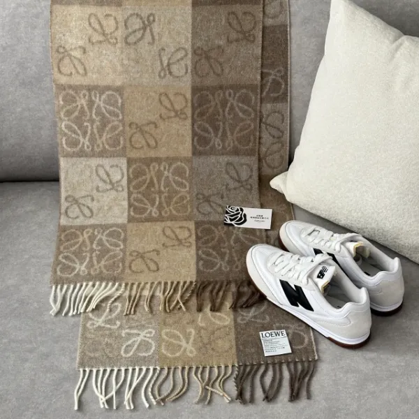 圖片 LOEWE 米色雙色圍巾