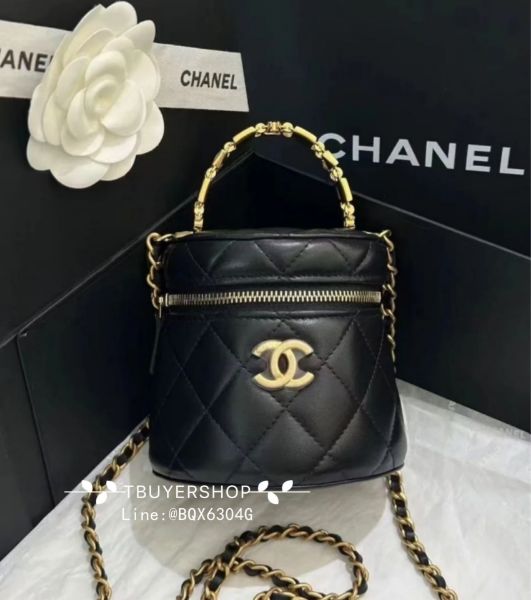 圖片 Chanel 黑金 琺瑯手柄小水桶 內置小鏡子、揹上超可愛