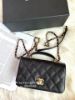 圖片 Chanel 金標手柄cf黑金 荔枝皮 包身很輕又耐裝、多種揹法