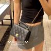 圖片 Chanel 金標手柄cf黑金 荔枝皮 包身很輕又耐裝、多種揹法