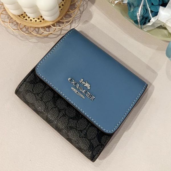 圖片 Coach限定色黑藍三折短夾