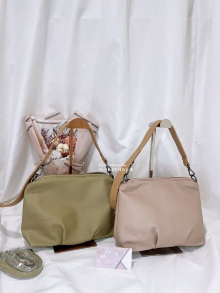 圖片 台灣現貨 Just.in.case 雲朵包 泰國小綜品牌 肩背包 斜背包