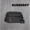 圖片 BURBERRY 織帶字母logo 尼龍相機包 肩背包