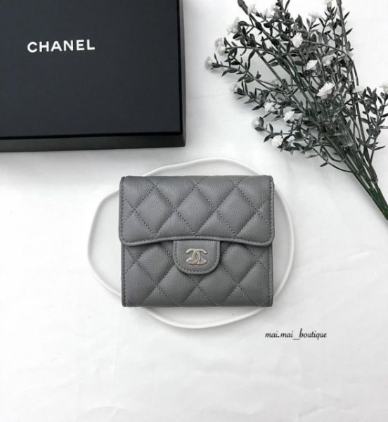 圖片 CHANEL 香奈兒 經典雙CLOGO格紋荔枝小牛皮三折零錢短夾（灰