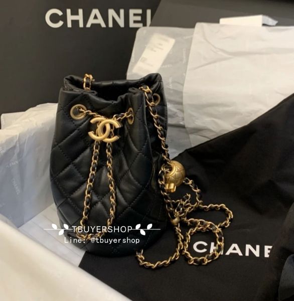 圖片 Chanel 金球調節 黑金水桶包 包身情容量大、多種揹法