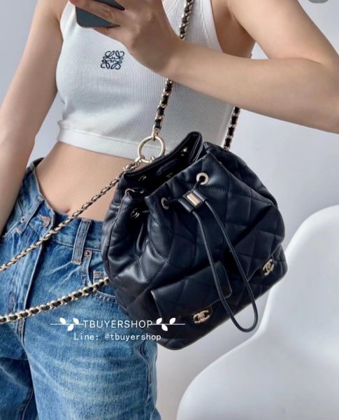 圖片 Chanel 23b 黑金牛皮 新款流浪後背包